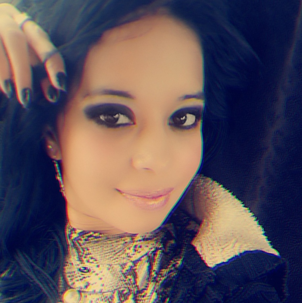 Meet your Posher, Felisa